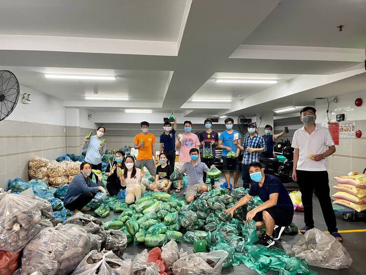BIN Corporation Group called on volunteer employees to prepare 1.600 gifts of essential food