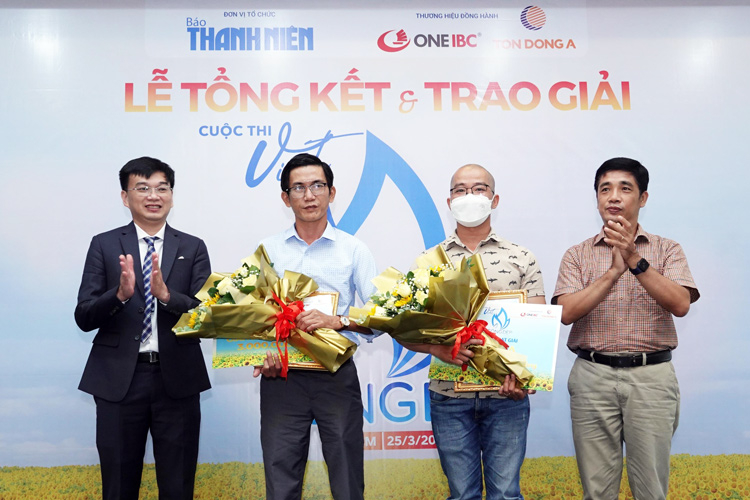 6 months, 418 articles, 12 winning works