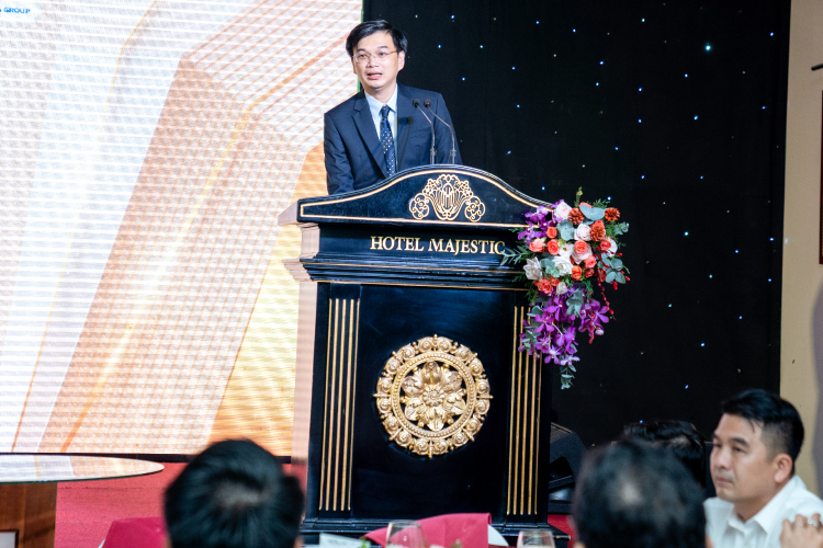 CEO Le Hung Anh sends his sincere gratitude to the guests and more than 250 employees of BIN Corporation Group CEO Le Hung Anh sends his sincere gratitude to the guests and more than 250 employees of BIN Corporation Group