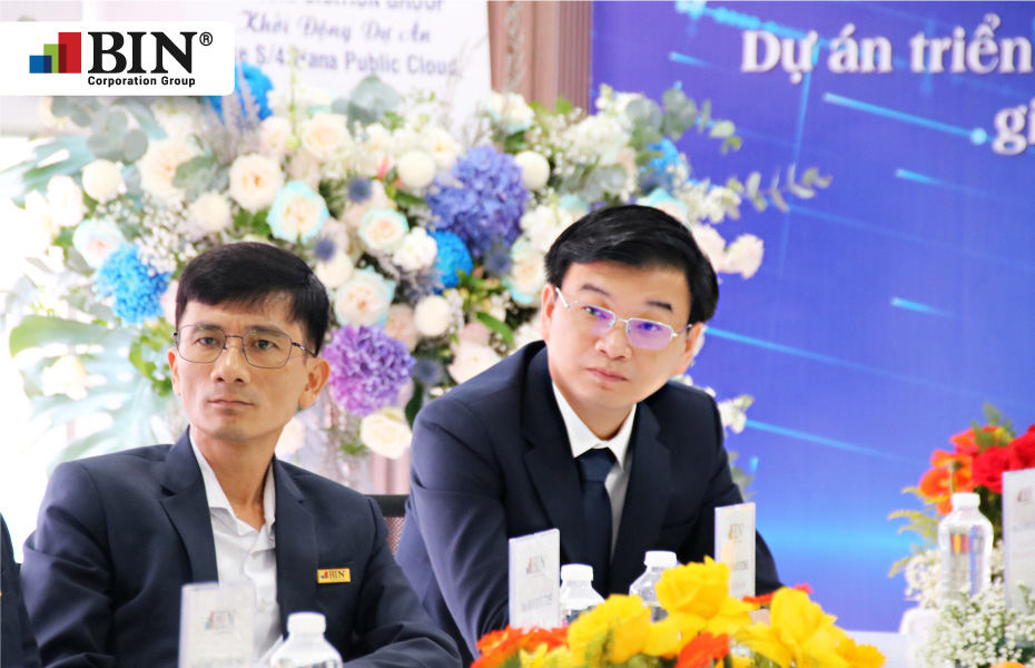 Some pictures at the announcement ceremony