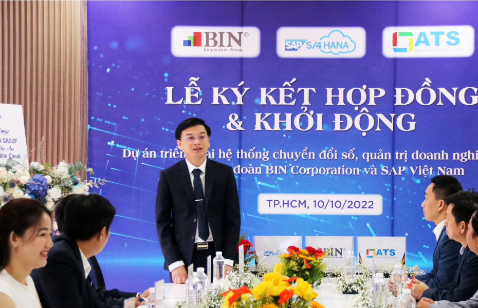 Some pictures at the announcement ceremony