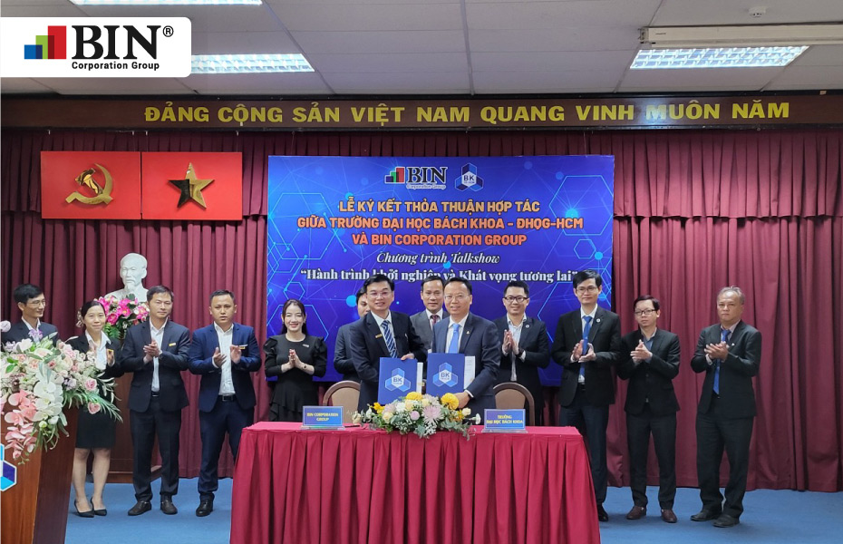 Shark Le Hung Anh shares his entrepreneurial experience with students of Ho Chi Minh University of Technology