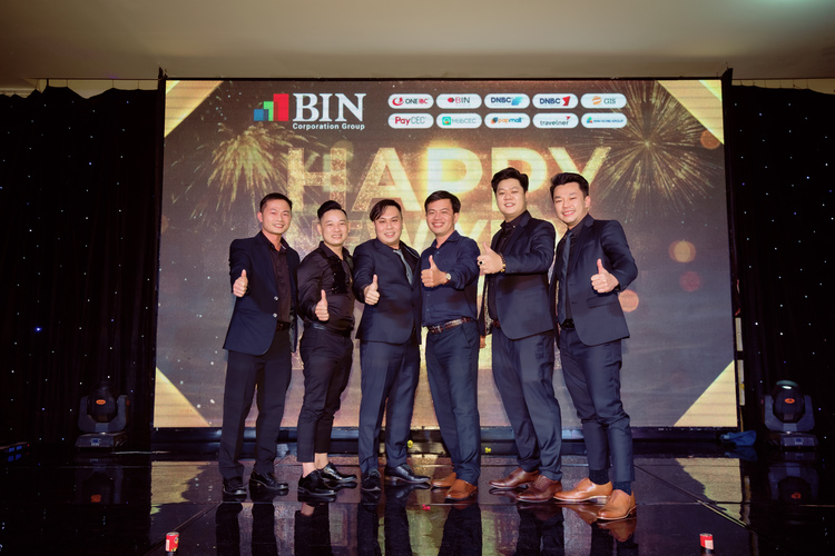 The great family of BIN Corporation Group shows the spirit of solidarity, sharing of sweetness, and positive growth. The great family of BIN Corporation Group shows the spirit of solidarity, sharing of sweetness, and positive growth.